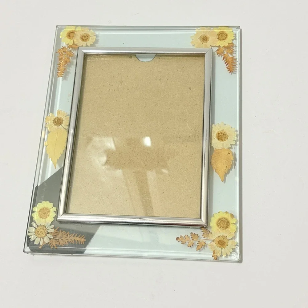 Pressed Flower Glass Photo Frame Yellow Daisy Fern Botanical 4x6 Tabletop Silver - Picture 13 of 16